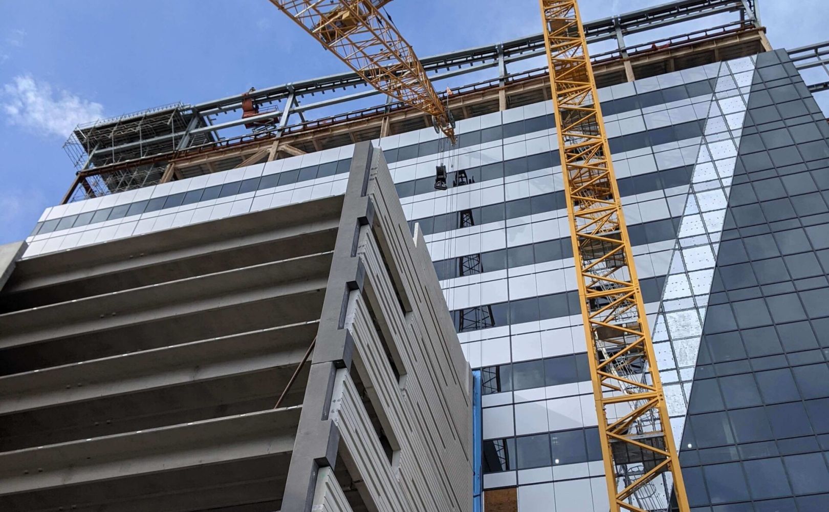 Building with crane nearby | Structural Engineering Solutions | O'Donnell & Naccarato